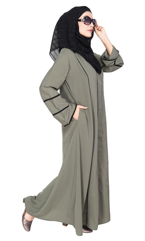 Snazzy Lace Dead Mint and Black Abaya