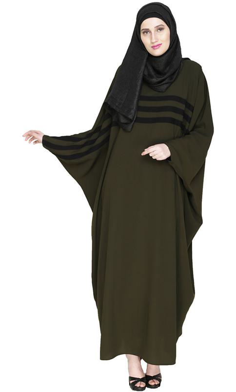 Sporty Kaftan With Black Detailing