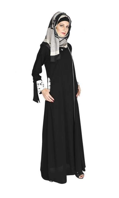 Black Lace & Bow Detailed Abaya (Made-To-Order)
