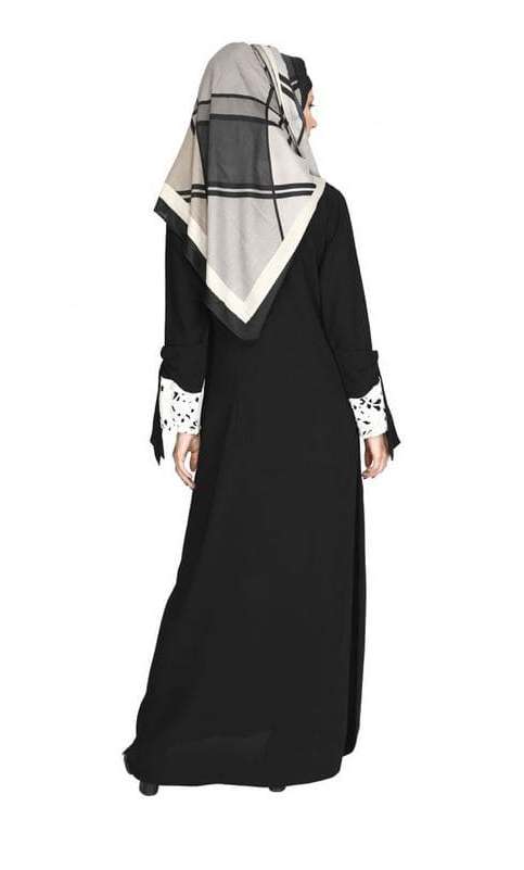 Black Lace & Bow Detailed Abaya (Made-To-Order)