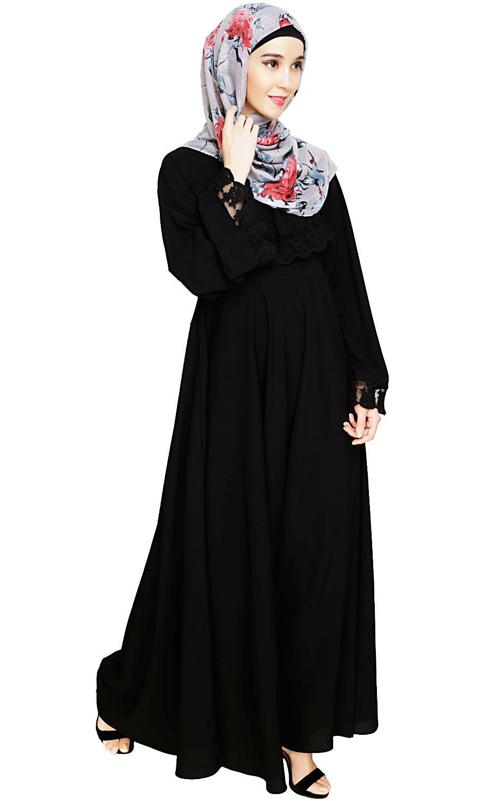 Flouncy Laced Black Abaya