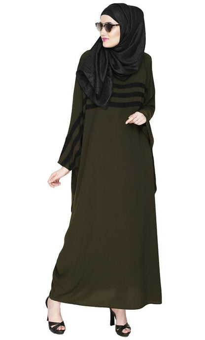 Sporty Kaftan With Black Detailing (Made-To-Order)