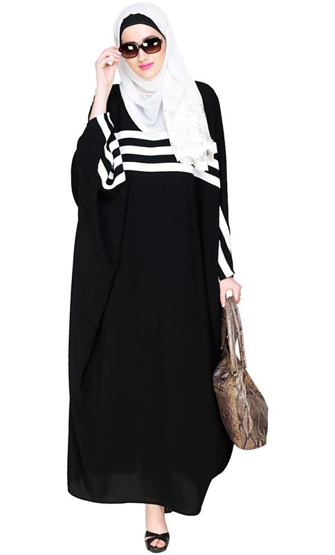 Sporty Kaftan With White Detailing (Made-To-Order)