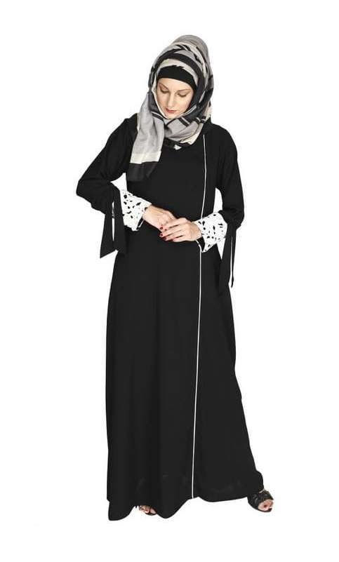 Black Lace & Bow Detailed Abaya (Made-To-Order)