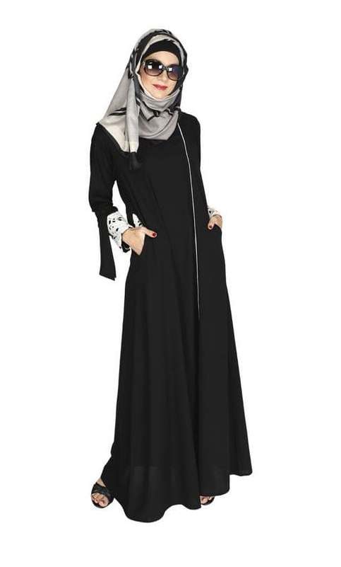 Black Lace & Bow Detailed Abaya (Made-To-Order)